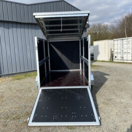 Remolque furgoneta JALON JCC750 con capacidad de 750 kg de peso bruto vehicular